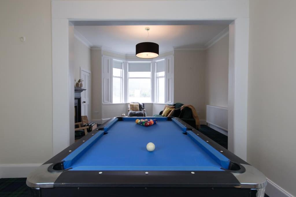 Rossmay House - 4 Bedroom Scottish Villa With Waterfront / Mountain Views アローチャー エクステリア 写真