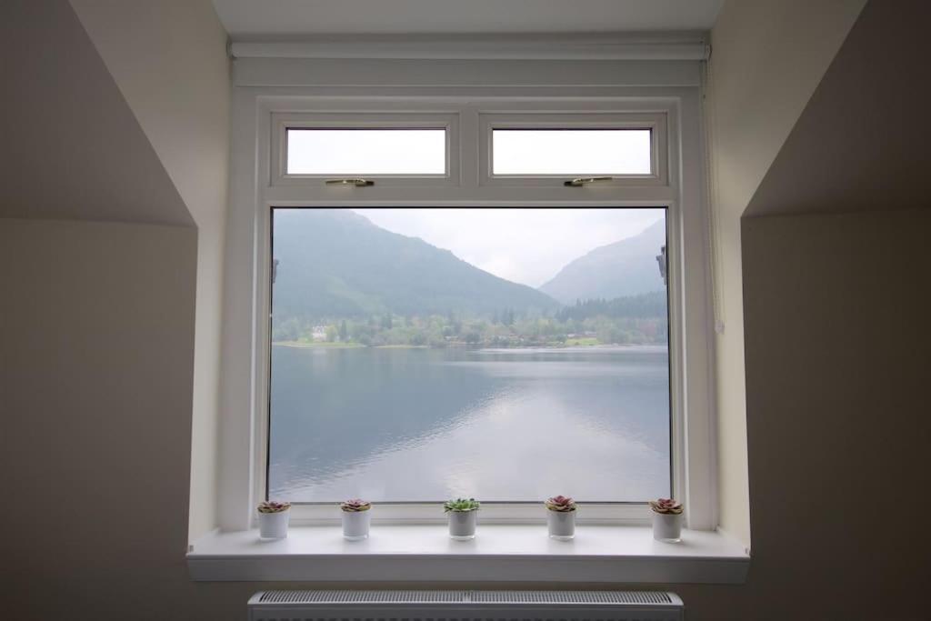 Rossmay House - 4 Bedroom Scottish Villa With Waterfront / Mountain Views アローチャー エクステリア 写真