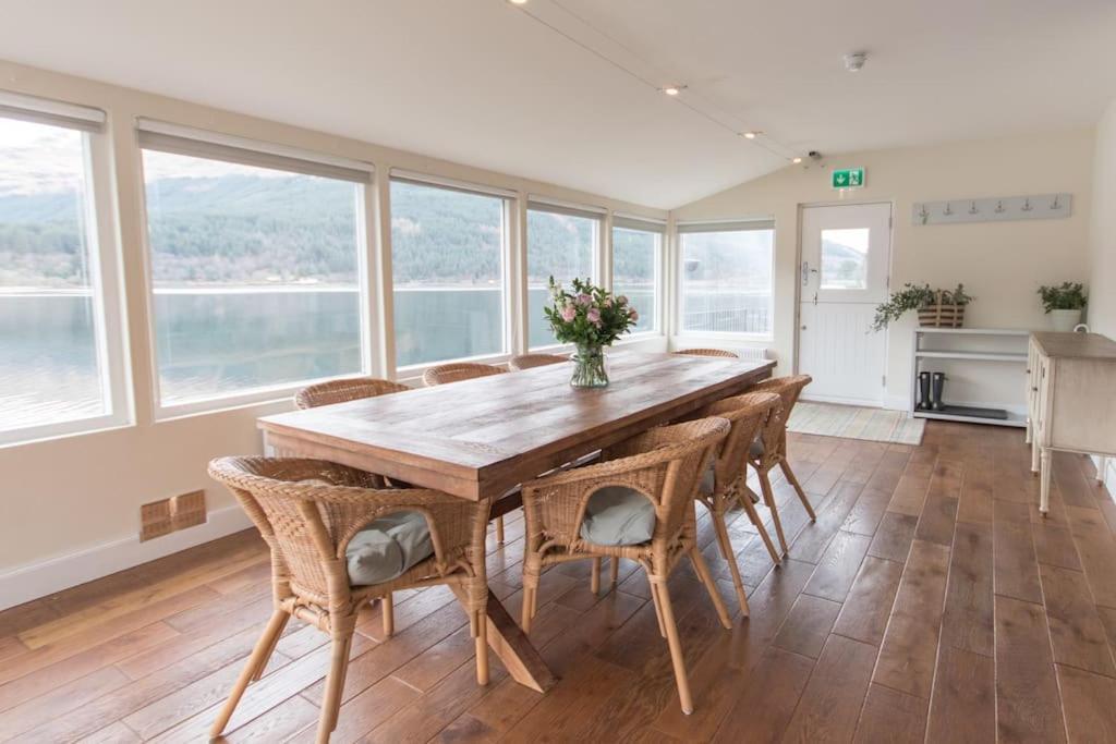 Rossmay House - 4 Bedroom Scottish Villa With Waterfront / Mountain Views アローチャー エクステリア 写真