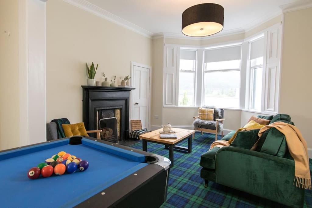 Rossmay House - 4 Bedroom Scottish Villa With Waterfront / Mountain Views アローチャー エクステリア 写真