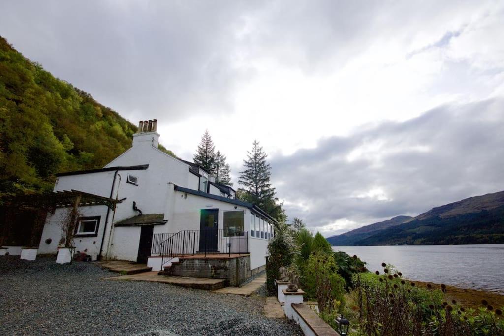 Rossmay House - 4 Bedroom Scottish Villa With Waterfront / Mountain Views アローチャー エクステリア 写真