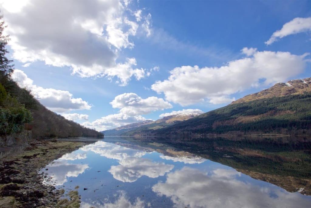 Rossmay House - 4 Bedroom Scottish Villa With Waterfront / Mountain Views アローチャー エクステリア 写真