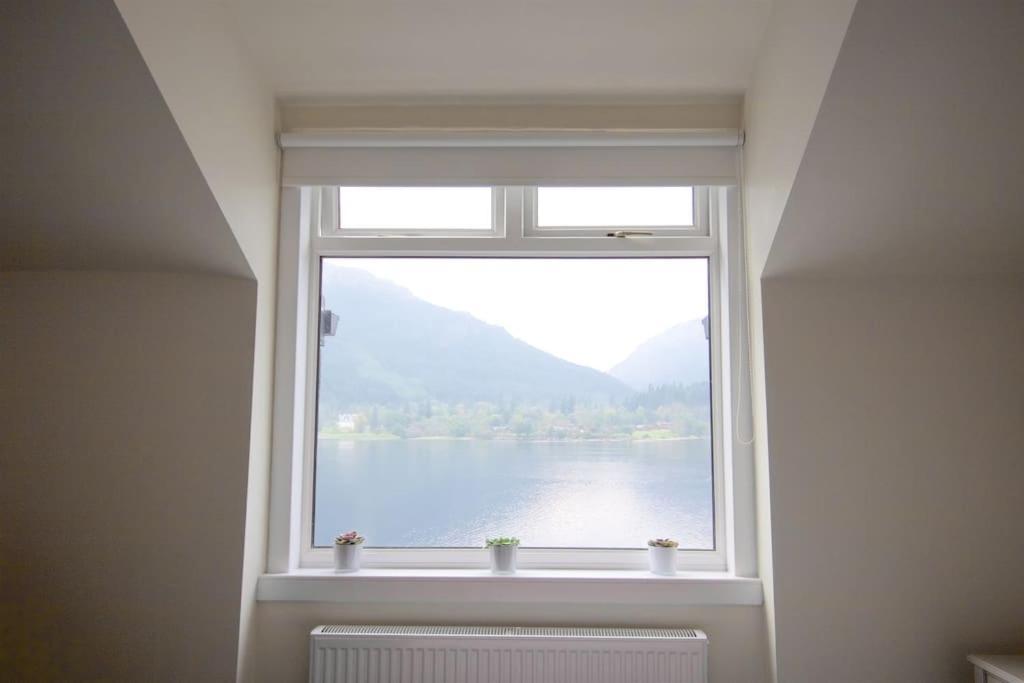 Rossmay House - 4 Bedroom Scottish Villa With Waterfront / Mountain Views アローチャー エクステリア 写真