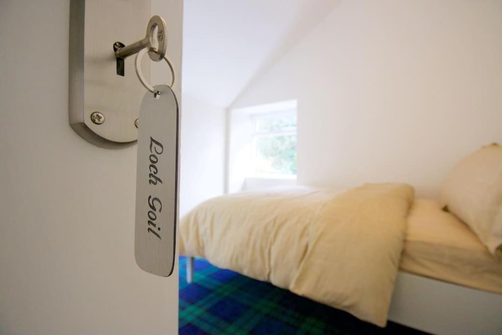 Rossmay House - 4 Bedroom Scottish Villa With Waterfront / Mountain Views アローチャー エクステリア 写真